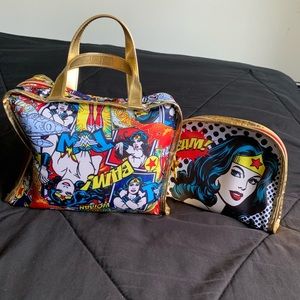Wonder Woman cosmetic bags (set of 2)